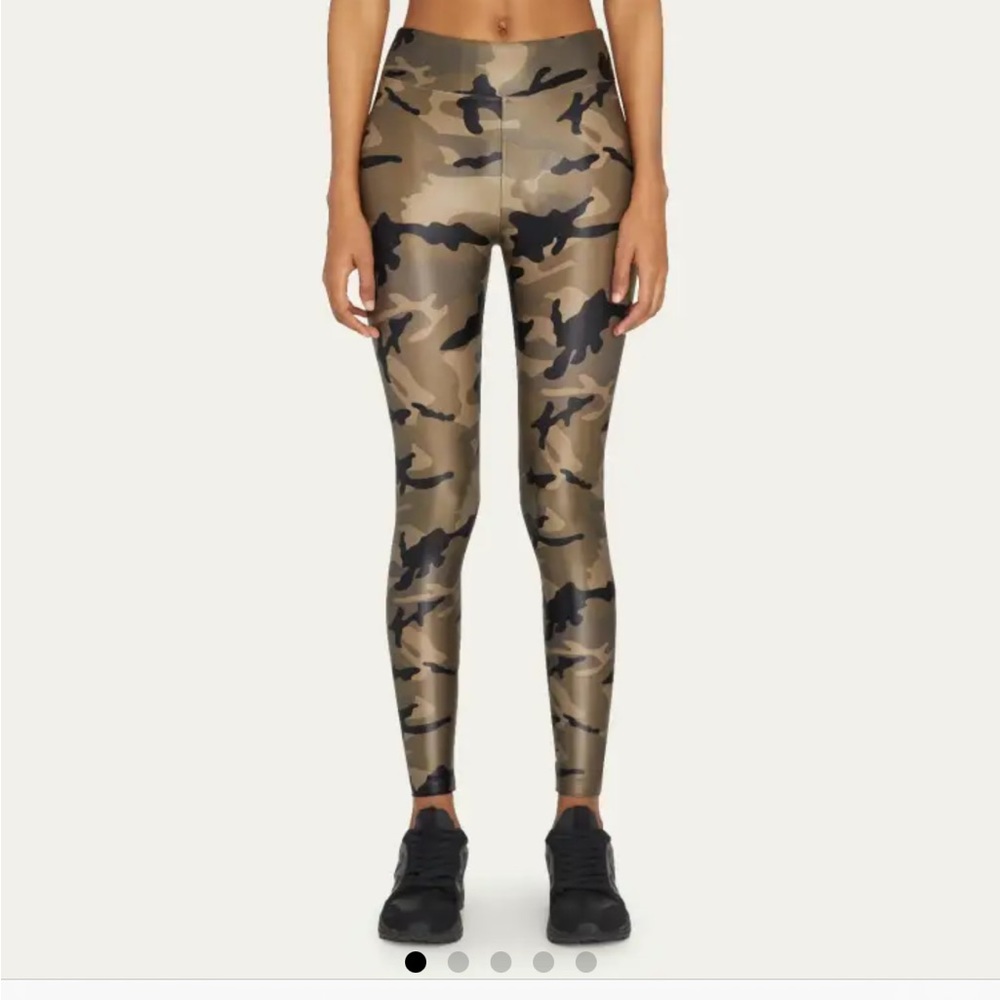 Koral Activewear "Lustrous" leggings in sleek camo-print Infinity Sport fabric.